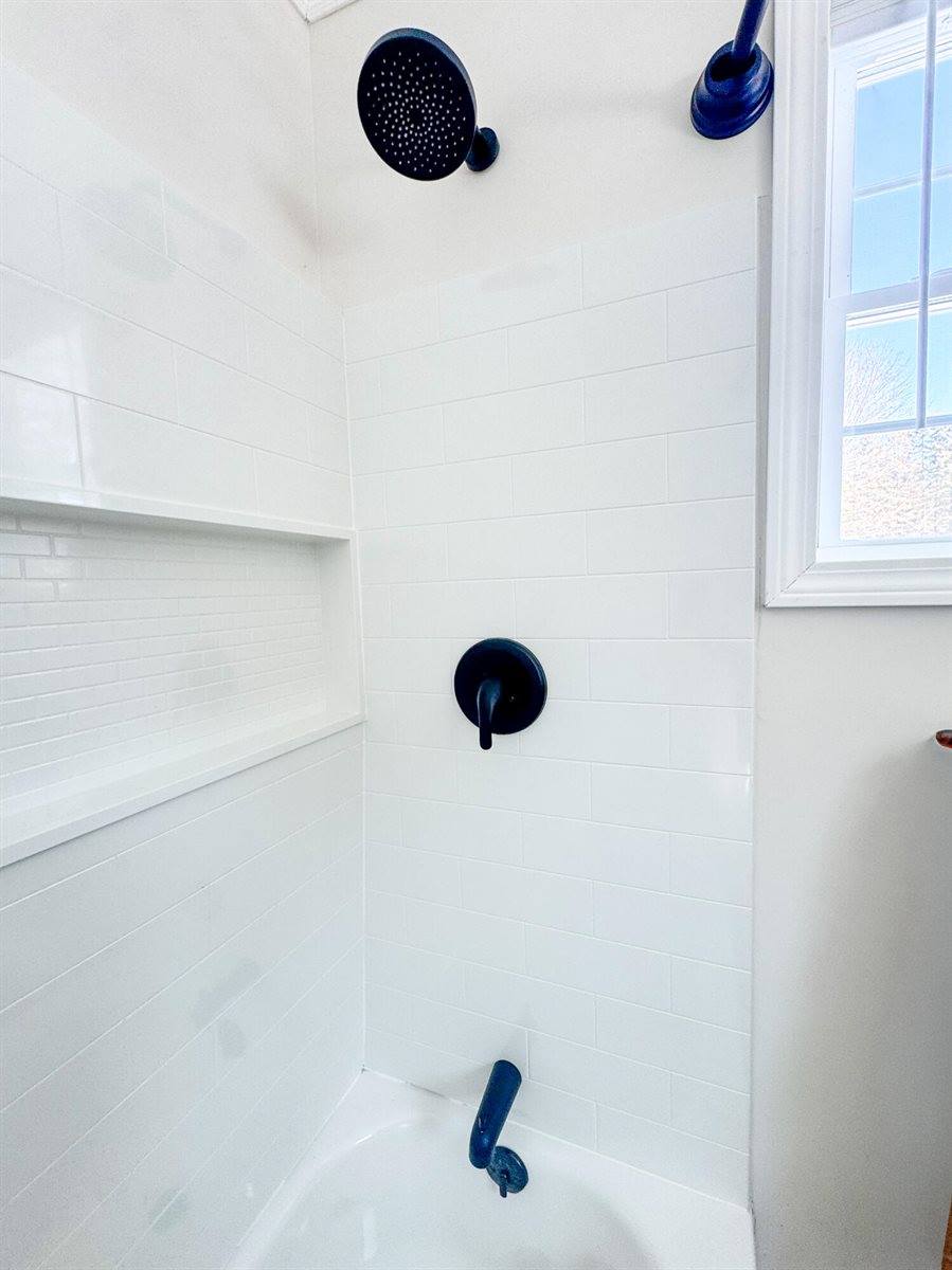 2914 Route 2, Hermon, ME 04401