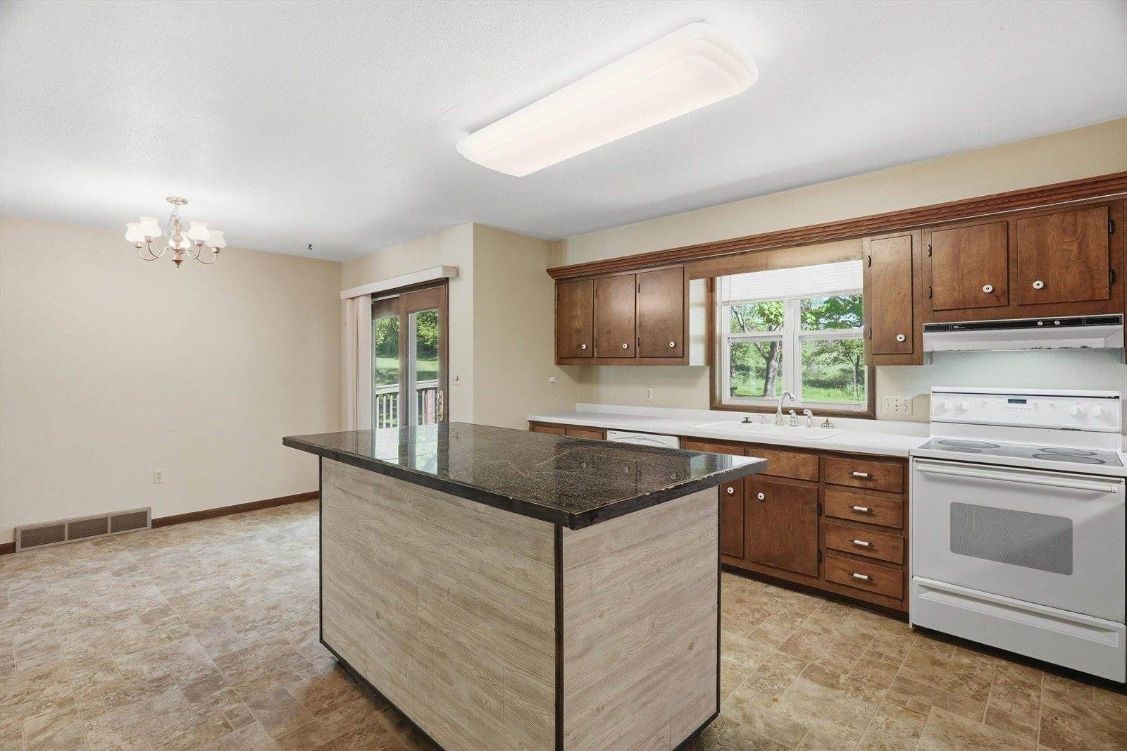 621 W Upham Street, Marshfield, WI 54449
