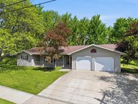 621 W Upham Street, Marshfield, WI 54449