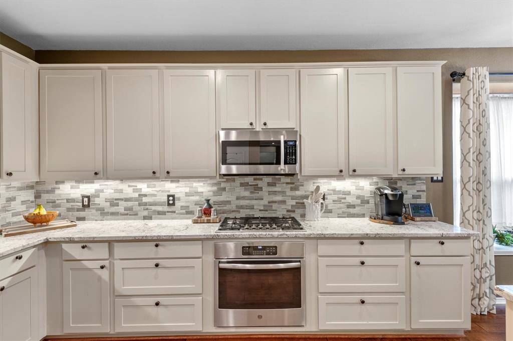 2406 Forest Park Circle, Mansfield, TX 76063
