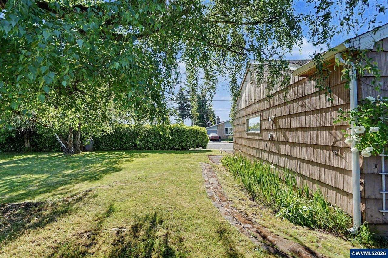 1621 S 5th St, Lebanon, OR 97355