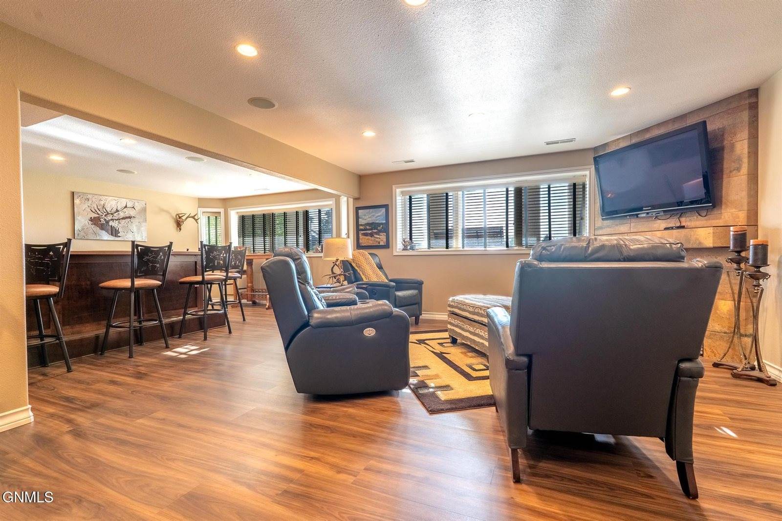 1408 Riverwood Drive, Bismarck, ND 58504