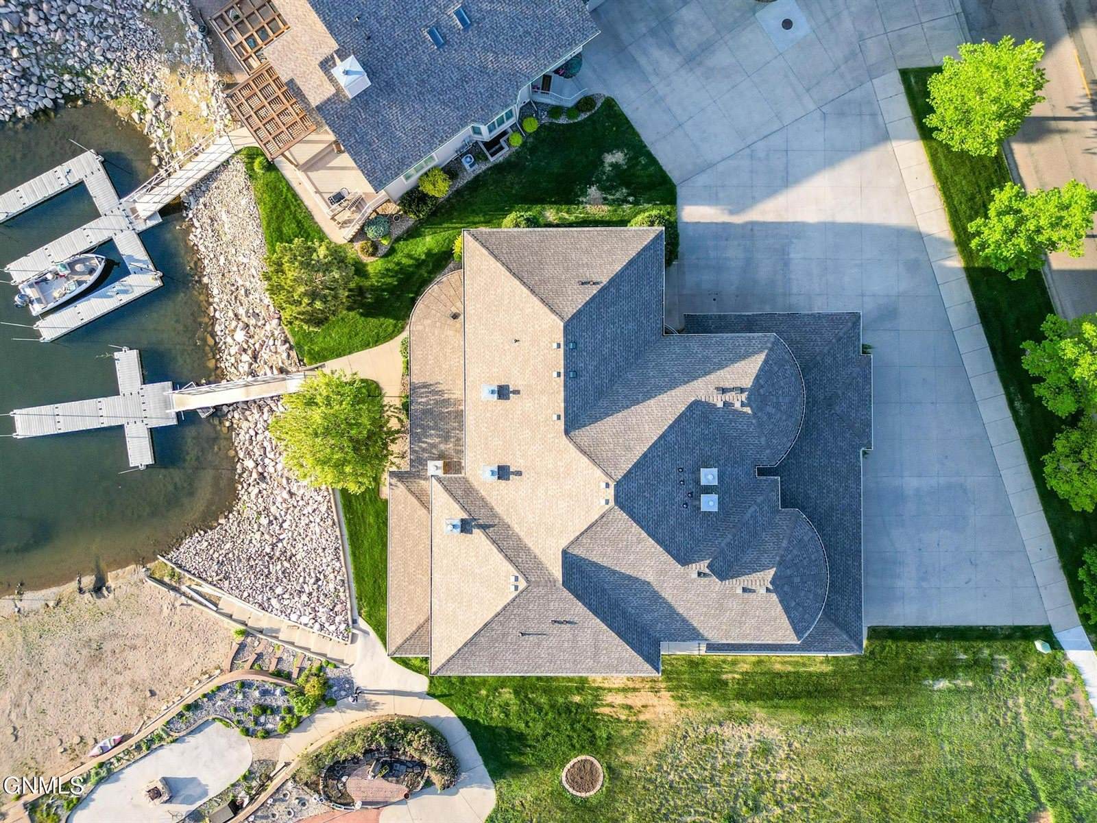 1408 Riverwood Drive, Bismarck, ND 58504