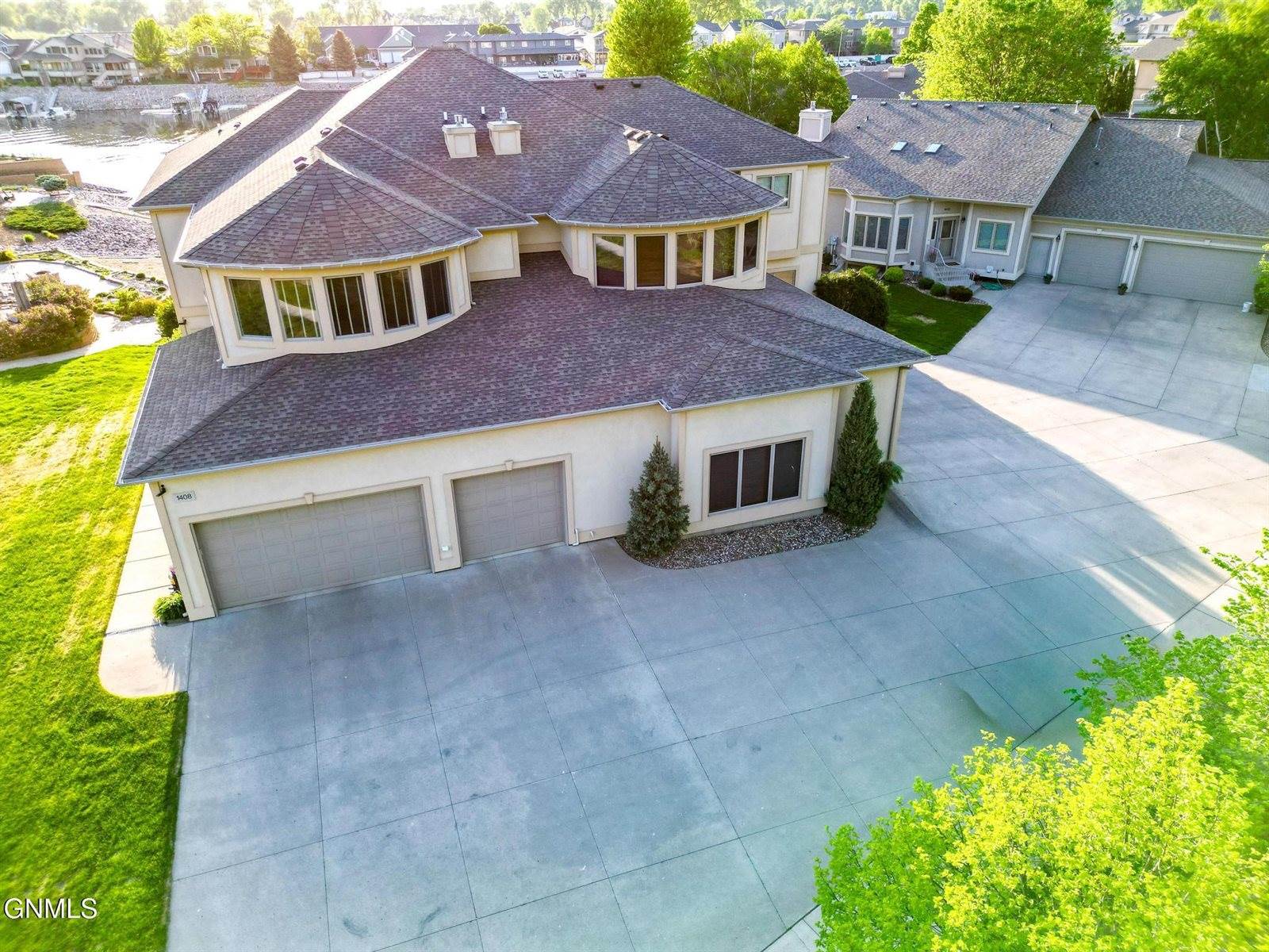 1408 Riverwood Drive, Bismarck, ND 58504