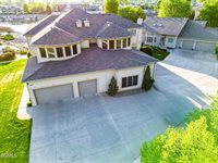 1408 Riverwood Drive, Bismarck, ND 58504