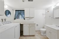 715 NW 76TH St, Vancouver, WA 98665