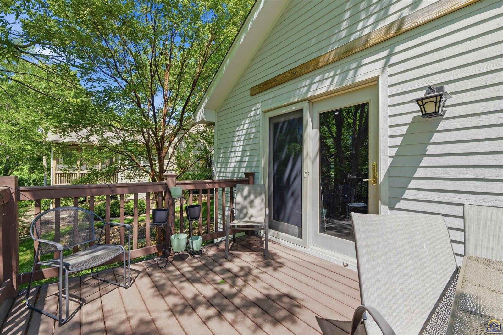 2611 SW Golf View DR, Topeka, KS 66614