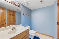 2611 SW Golf View DR, Topeka, KS 66614