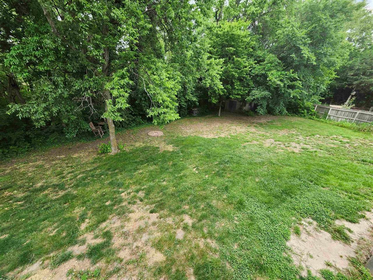 2211 South Glenhurst Ct, Andover, KS 67002