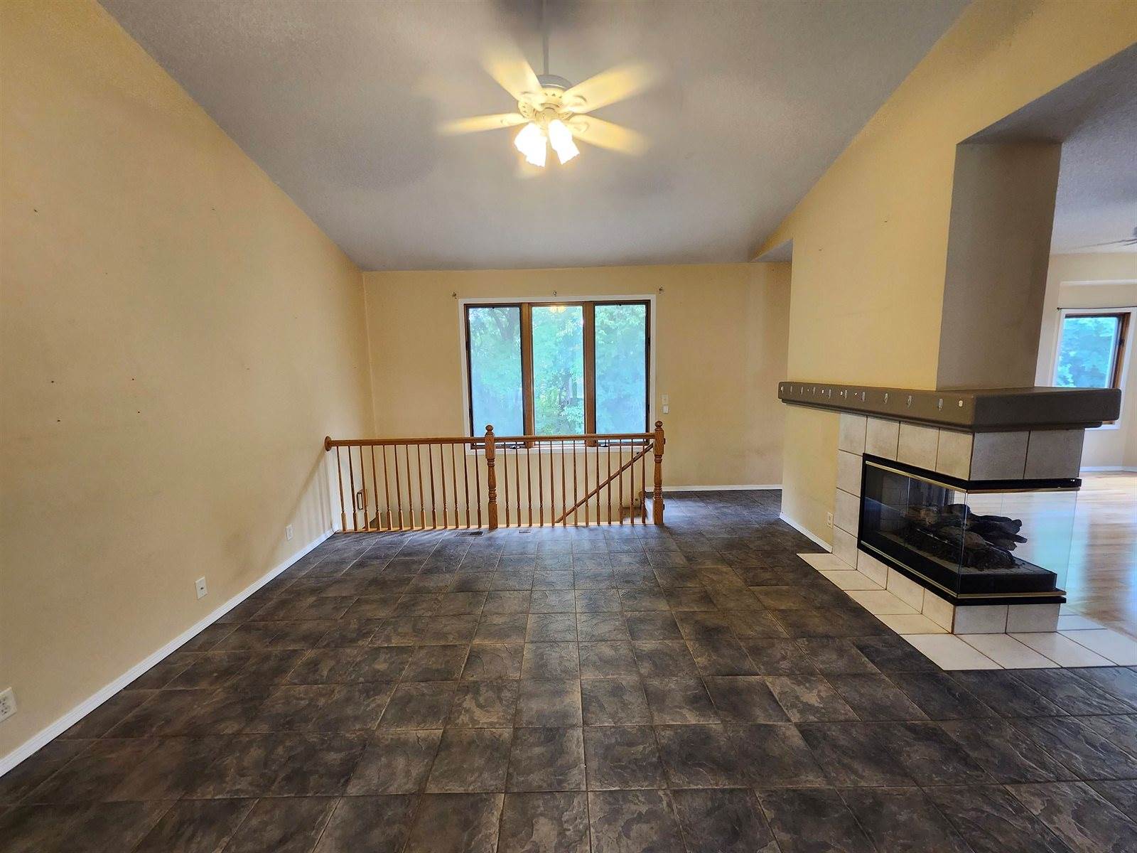2211 South Glenhurst Ct, Andover, KS 67002