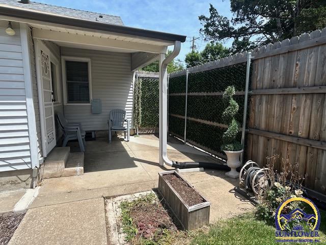 3017 SW 11th ST, Topeka, KS 66604