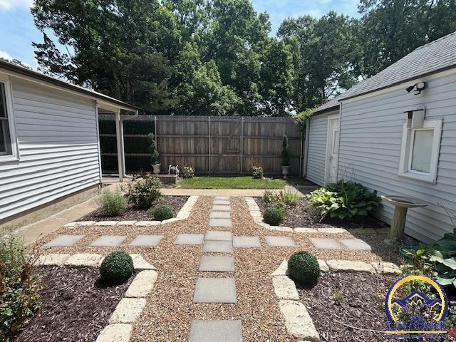 3017 SW 11th ST, Topeka, KS 66604