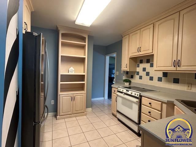 3017 SW 11th ST, Topeka, KS 66604
