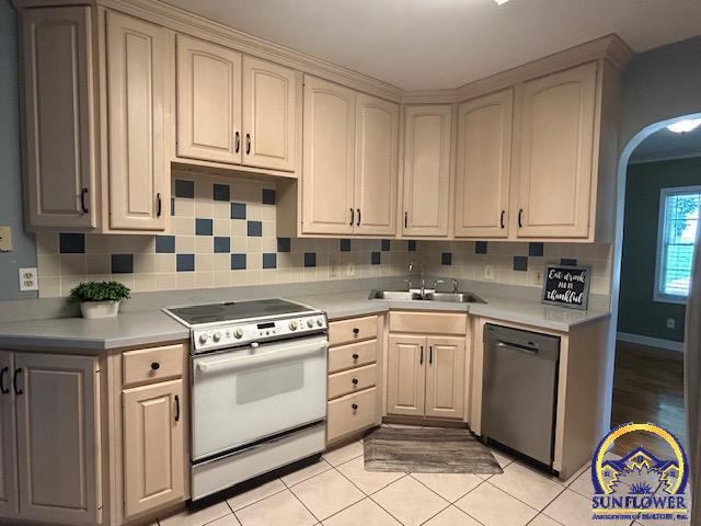 3017 SW 11th ST, Topeka, KS 66604
