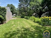 3017 SW 11th ST, Topeka, KS 66604