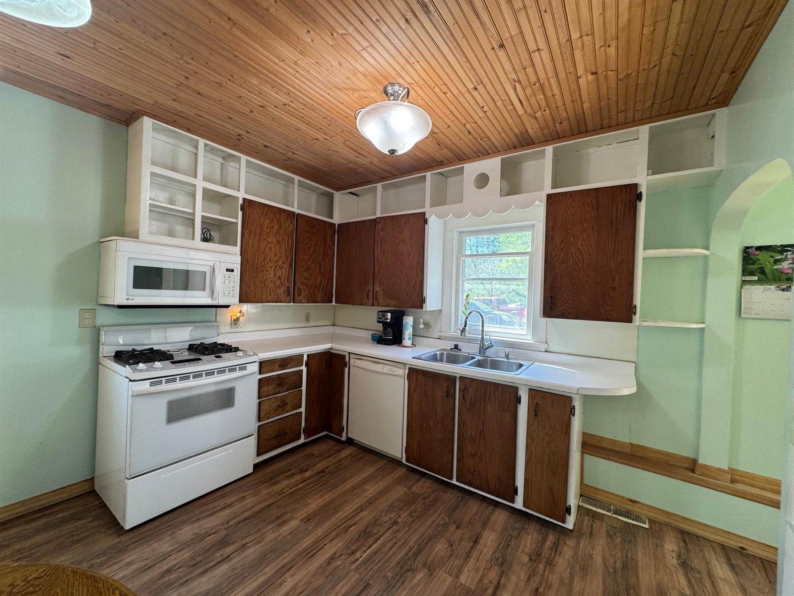 3939 Maple Street, Kettle River, MN 55757