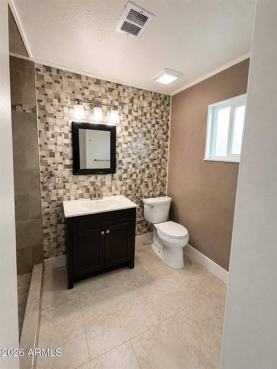 2234 West Medlock Drive, Phoenix, AZ 85015