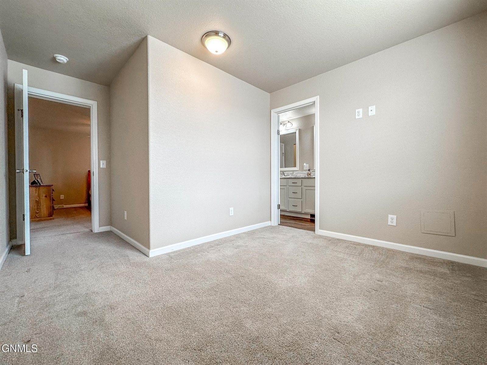 1613 Deerfield Road SE, Mandan, ND 58554