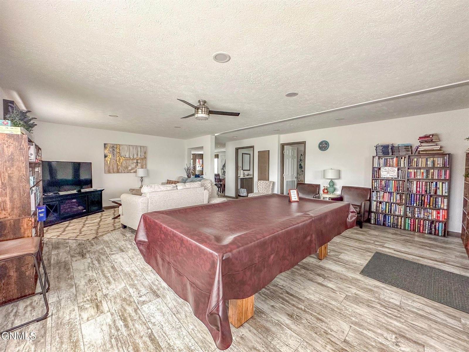 1613 Deerfield Road SE, Mandan, ND 58554