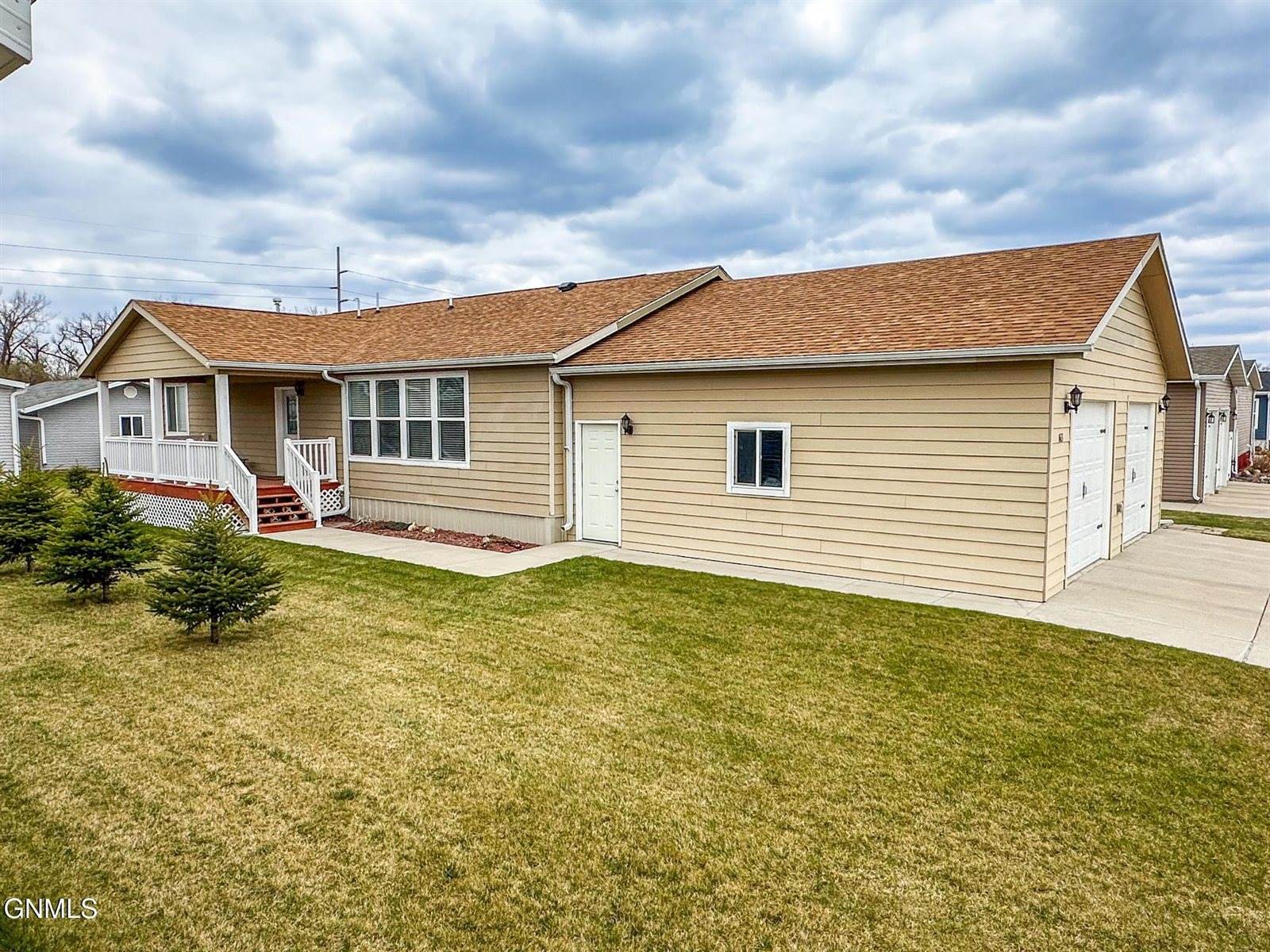 1613 Deerfield Road SE, Mandan, ND 58554