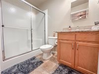 1613 Deerfield Road SE, Mandan, ND 58554