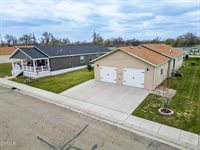 1613 Deerfield Road SE, Mandan, ND 58554
