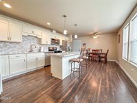 1613 Deerfield Road SE, Mandan, ND 58554