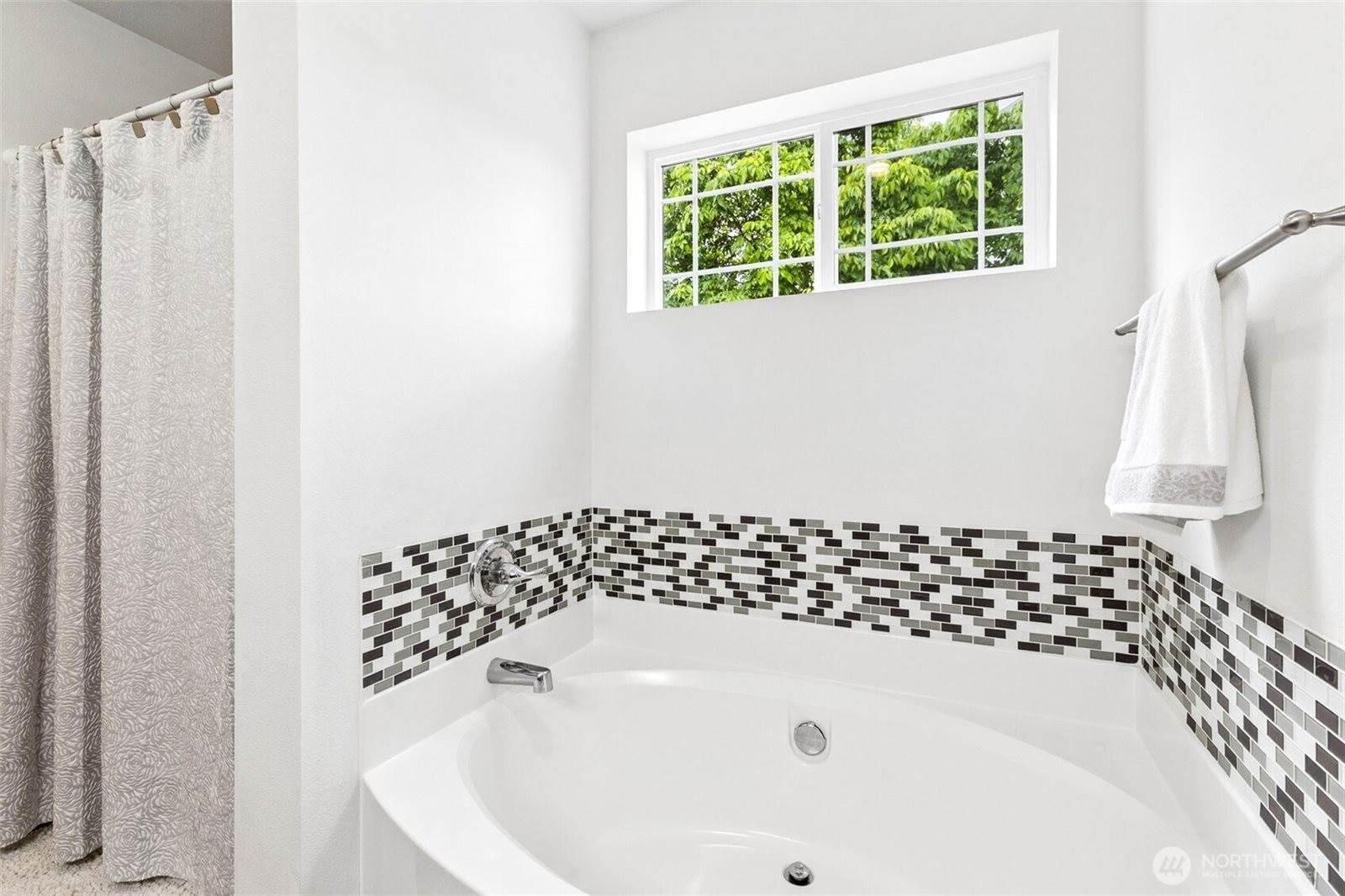 7606 Pike Avenue NE, Lacey, WA 98516