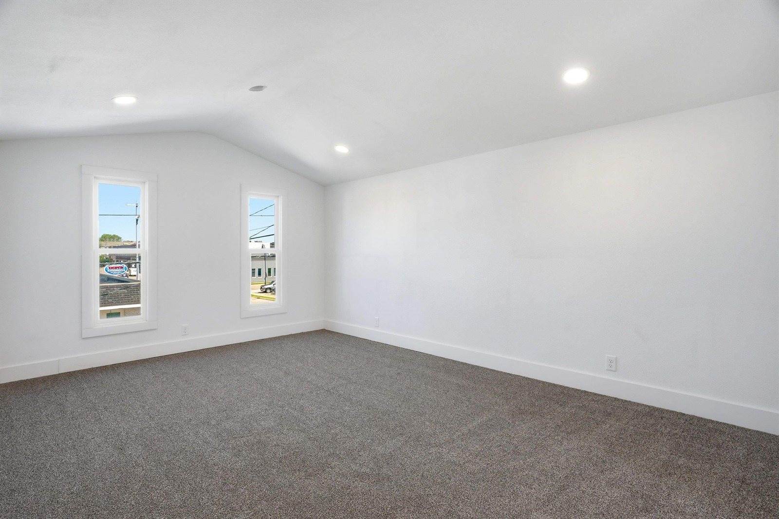 208 E 4th Street, Marshfield, WI 54449