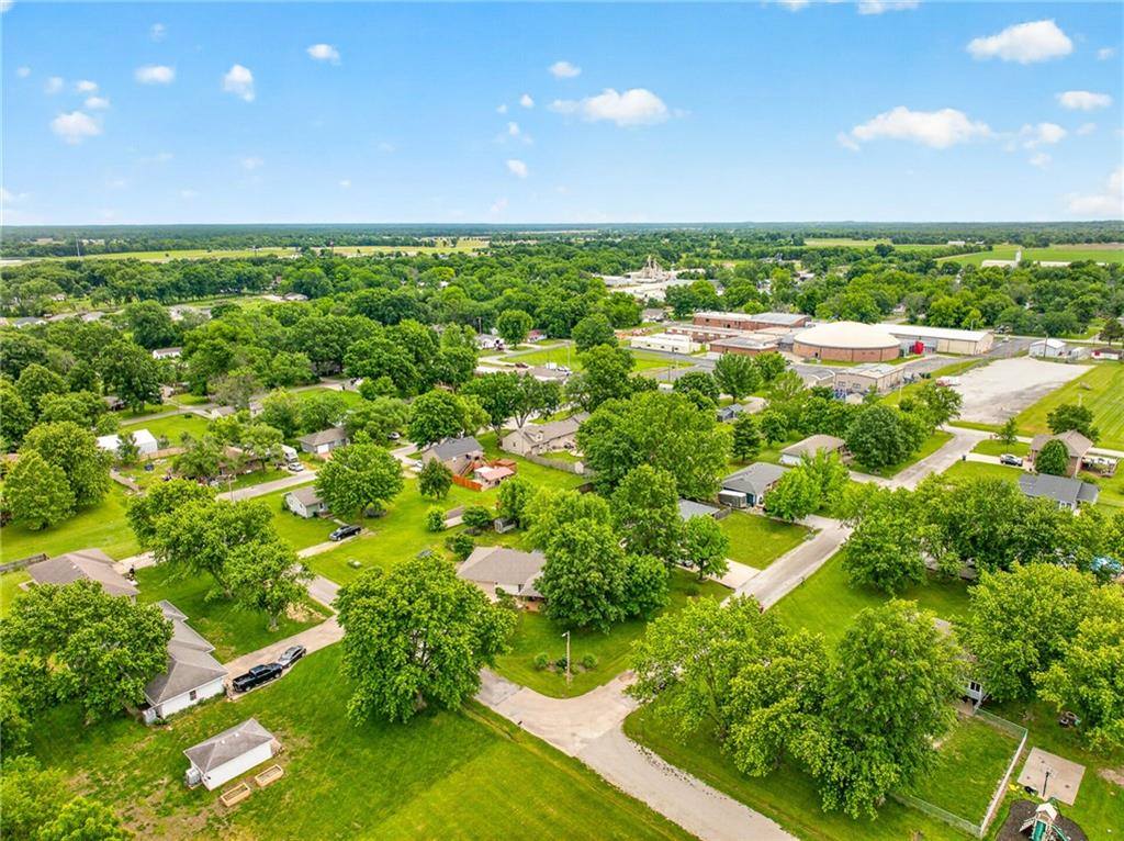 303 West Maple Street, Archie, MO 64725