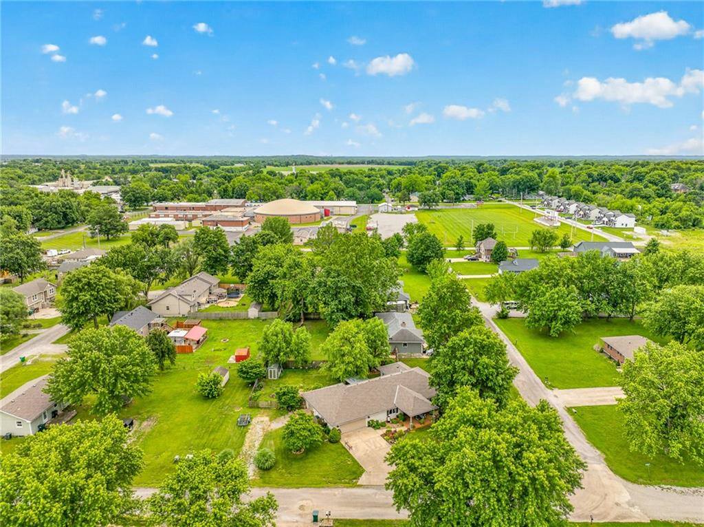303 West Maple Street, Archie, MO 64725