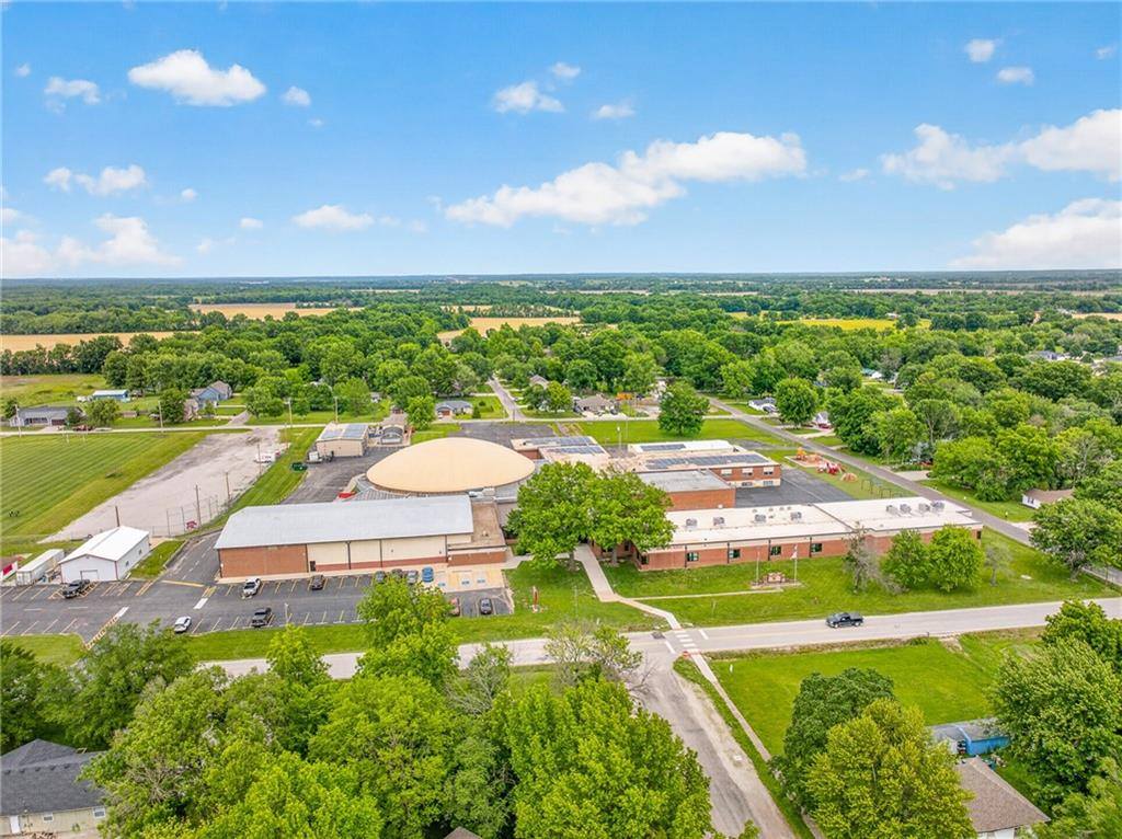 303 West Maple Street, Archie, MO 64725
