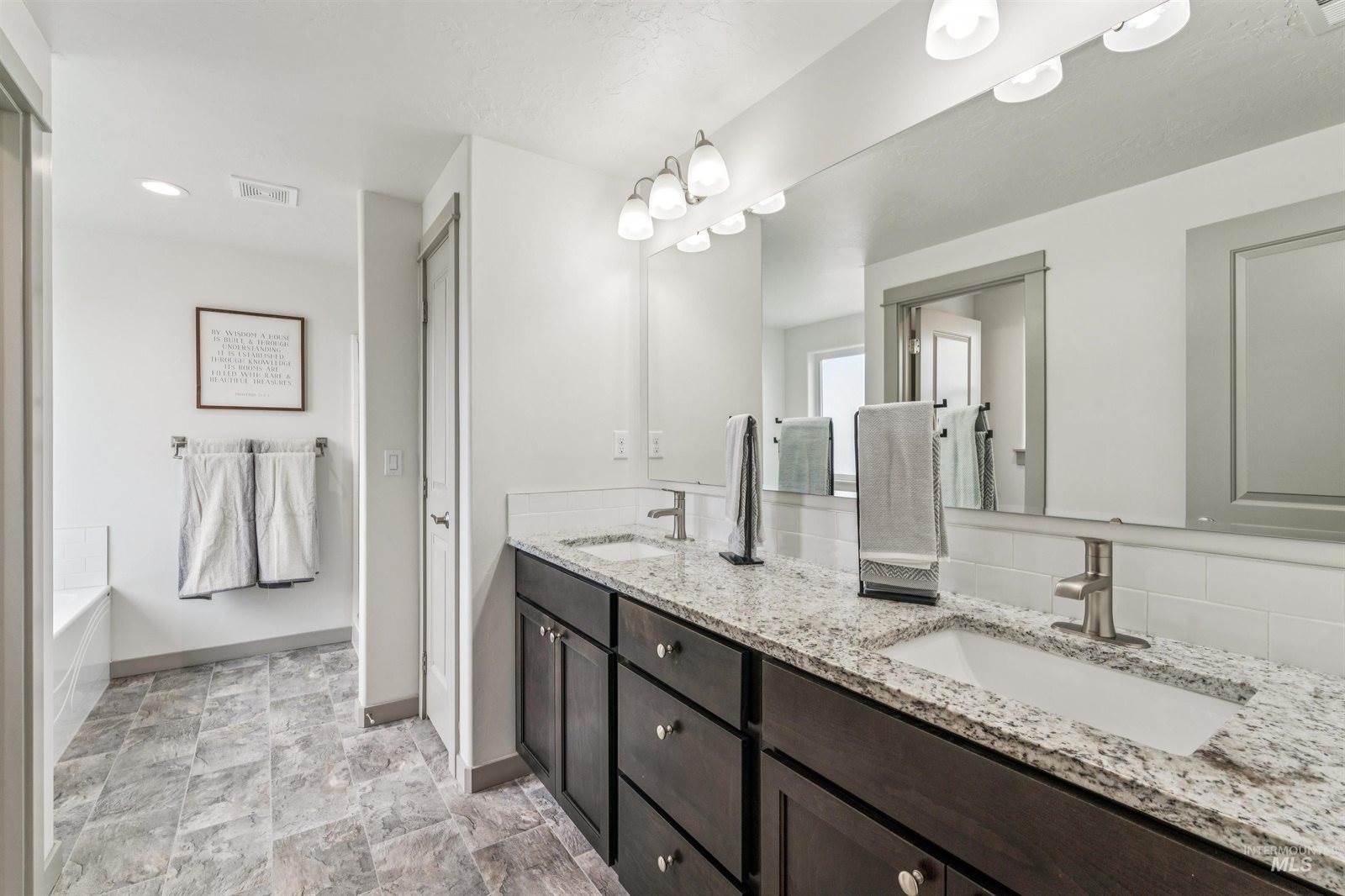 4694 N Patimos Ave, Meridian, ID 83646