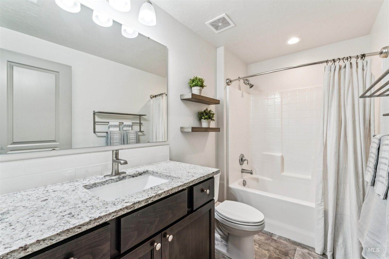 4694 N Patimos Ave, Meridian, ID 83646
