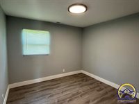 3125 SW Fillmore ST, Topeka, KS 66611