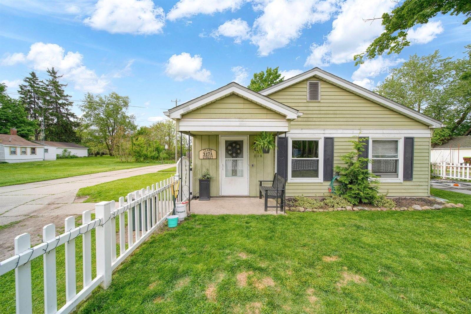 317 Clark Street, Clinton, MI 49236
