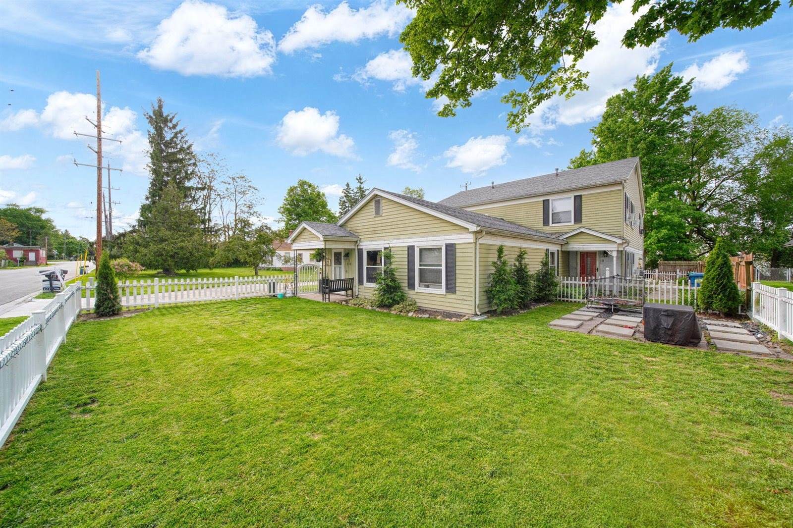 317 Clark Street, Clinton, MI 49236