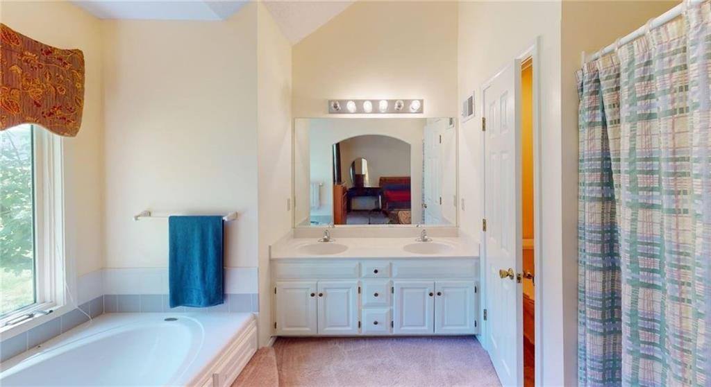 3105 NW 57th Street, Kansas City, MO 64151