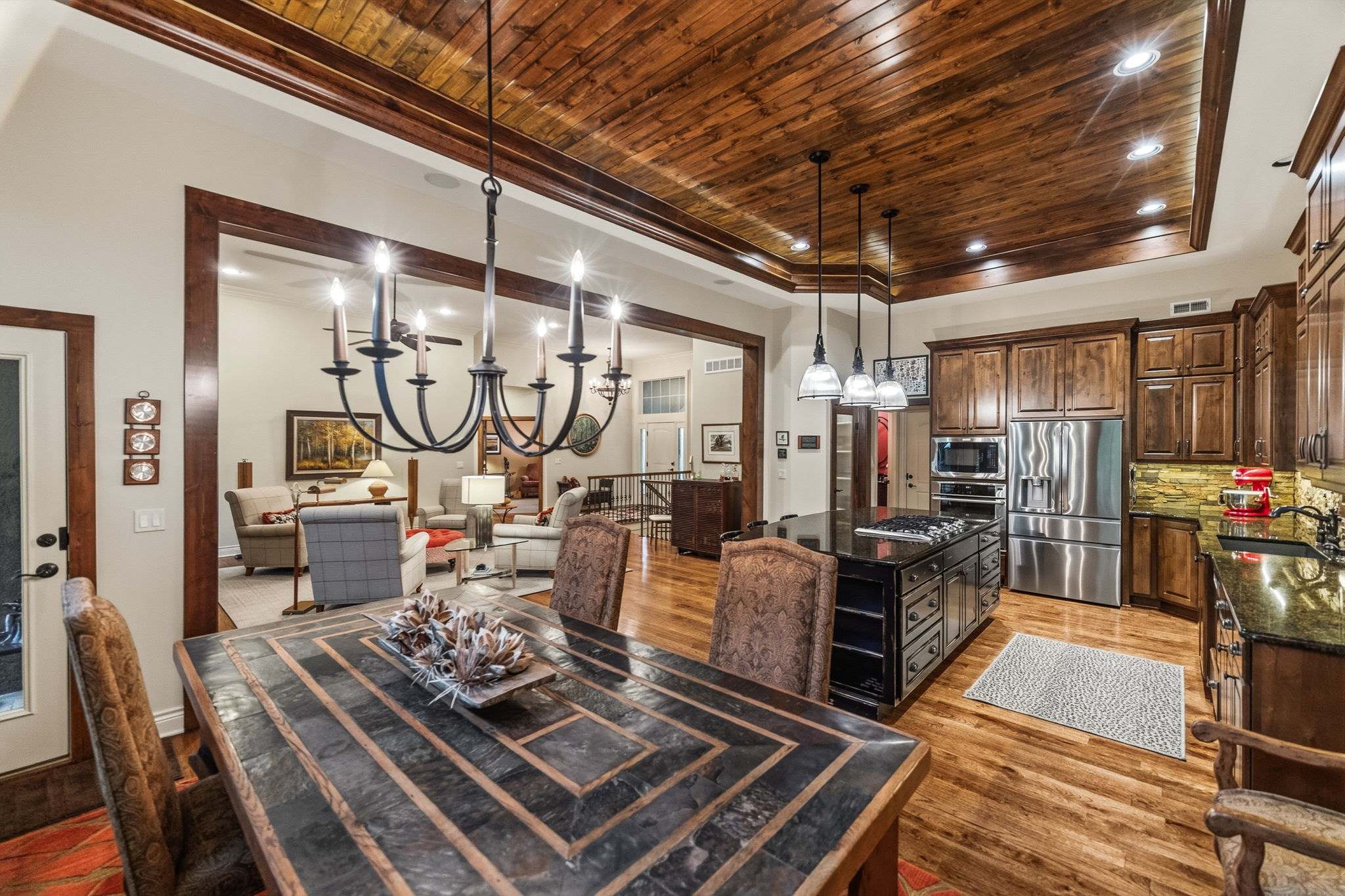 15164 Fontana St, Leawood, KS 66224
