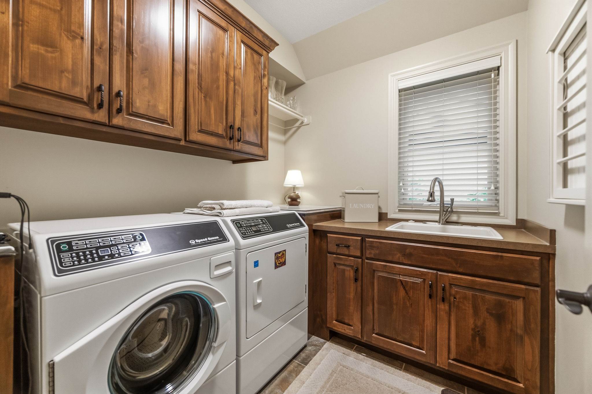 15164 Fontana St, Leawood, KS 66224