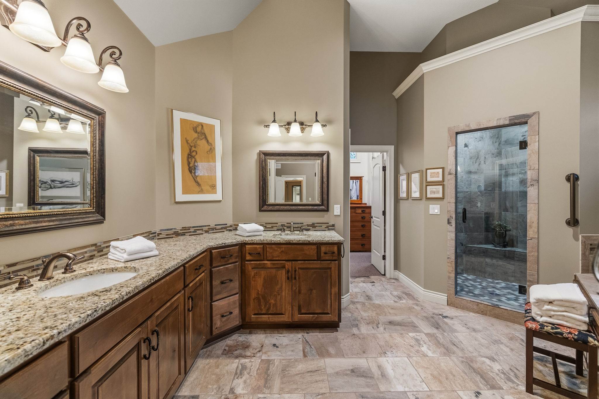15164 Fontana St, Leawood, KS 66224
