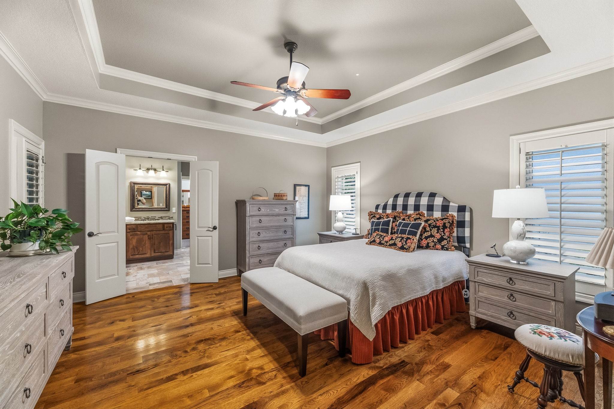 15164 Fontana St, Leawood, KS 66224