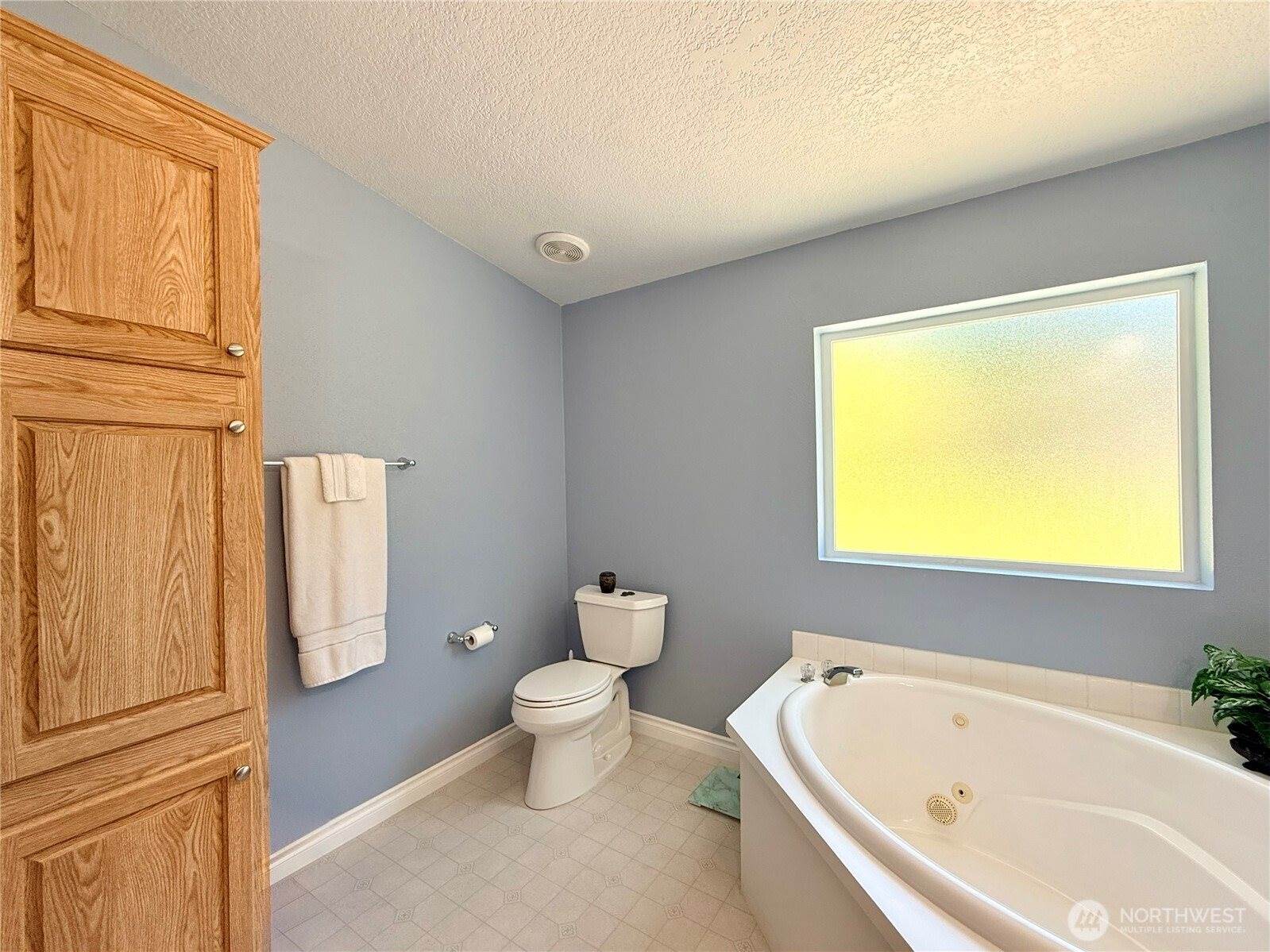 2514 Alonda Lane NE, Olympia, WA 98516
