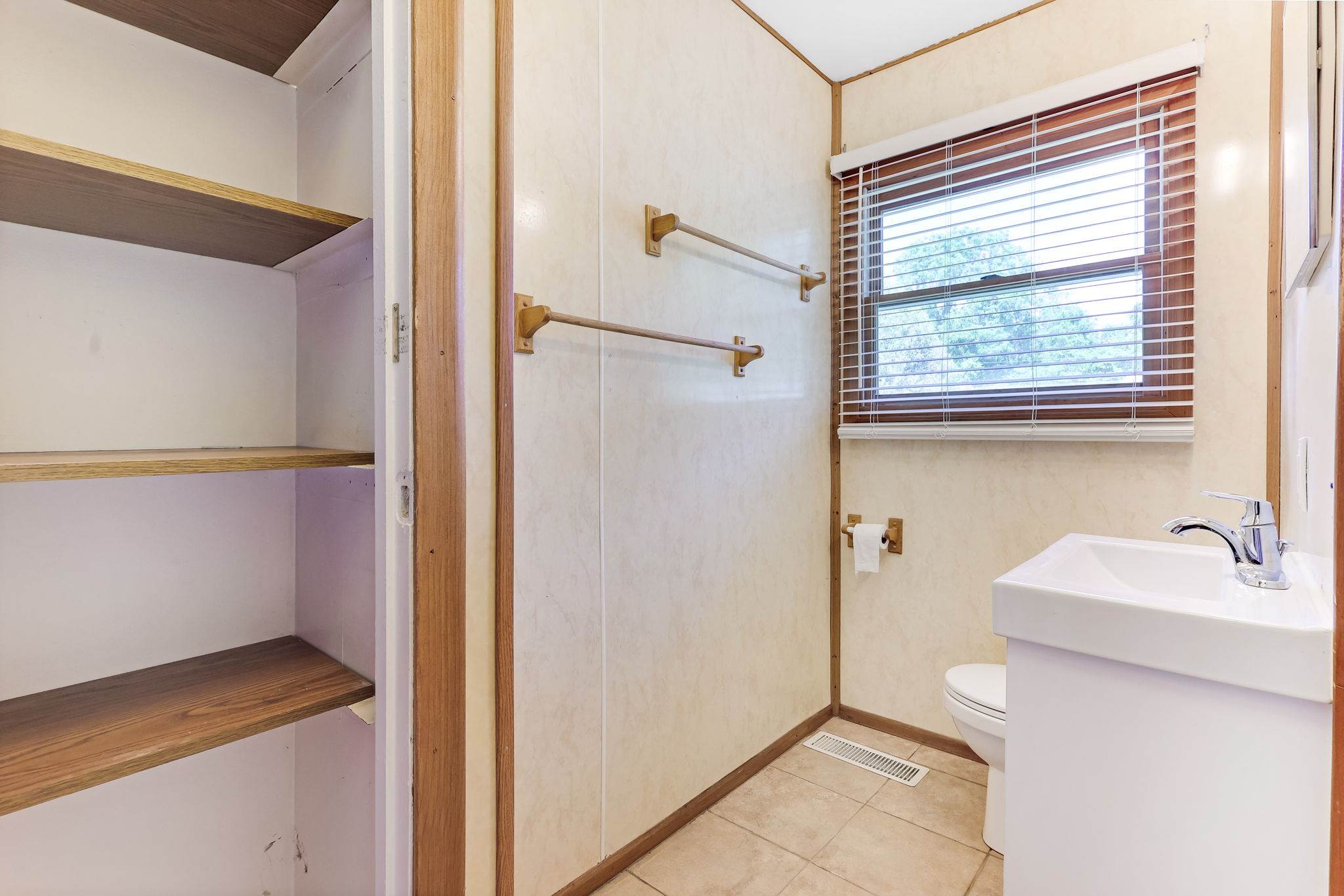911 Hillridge Road, Reynoldsburg, OH 43068