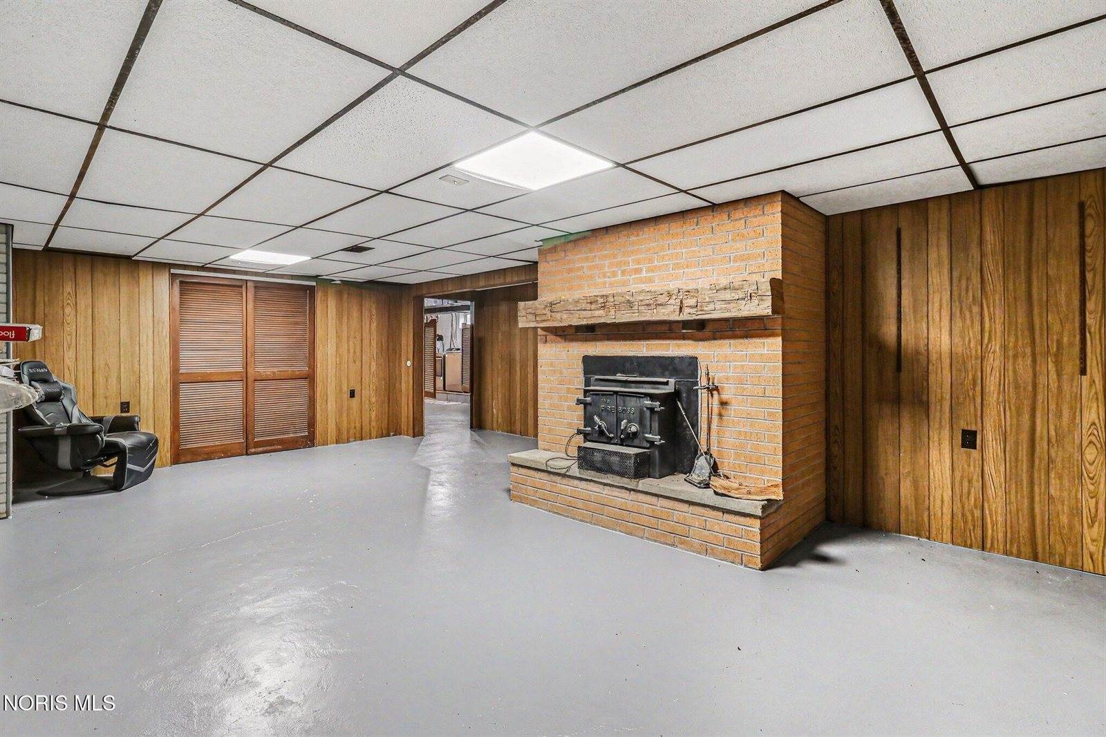 2120 Mathews Road, Northwood, OH 43619
