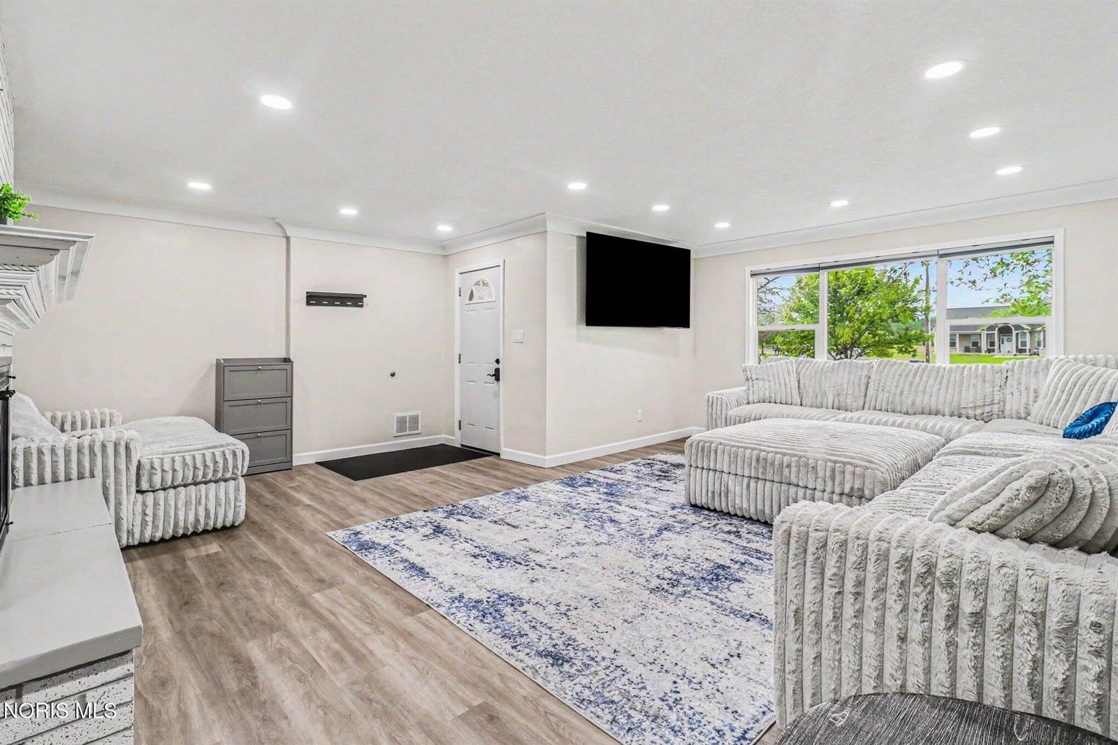 2120 Mathews Road, Northwood, OH 43619