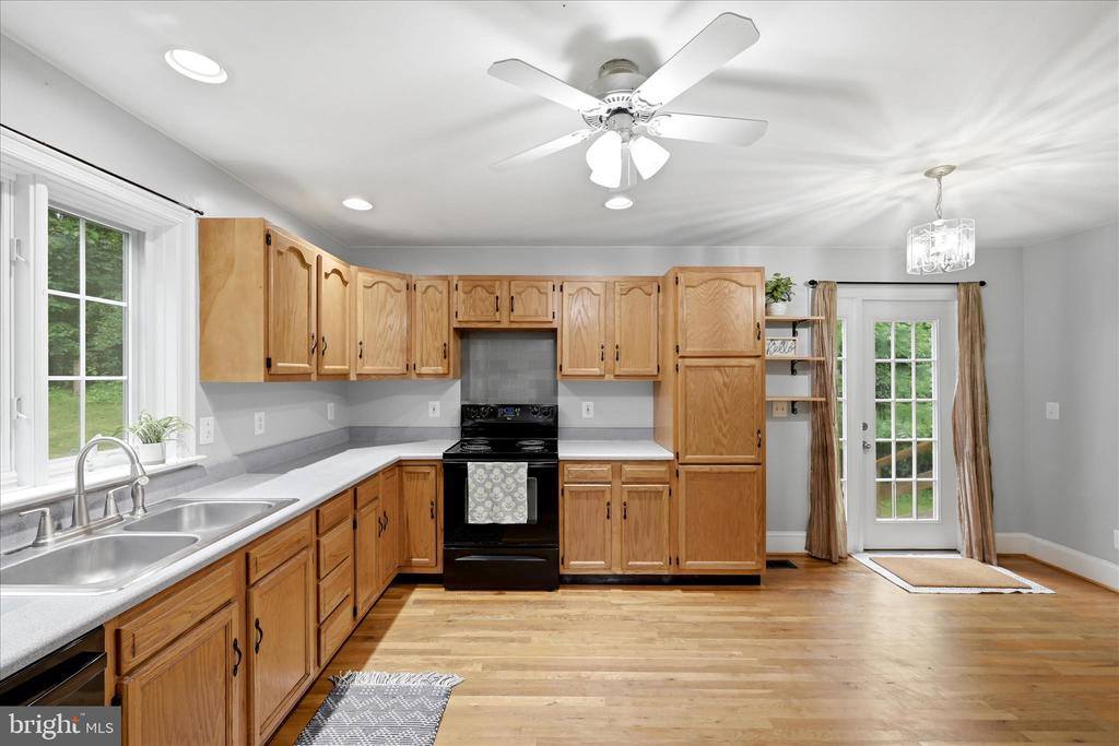 348 Pine Shores Drive, Front Royal, VA 22630