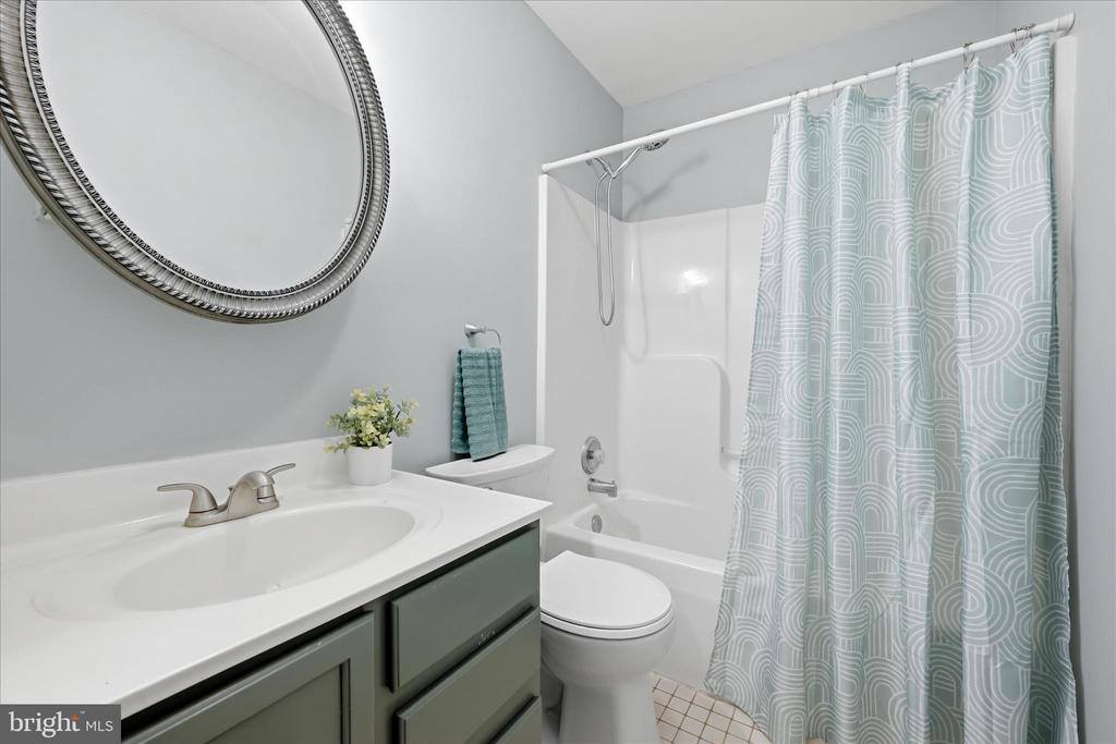 348 Pine Shores Drive, Front Royal, VA 22630