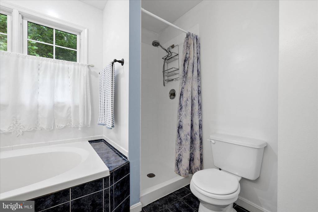 348 Pine Shores Drive, Front Royal, VA 22630