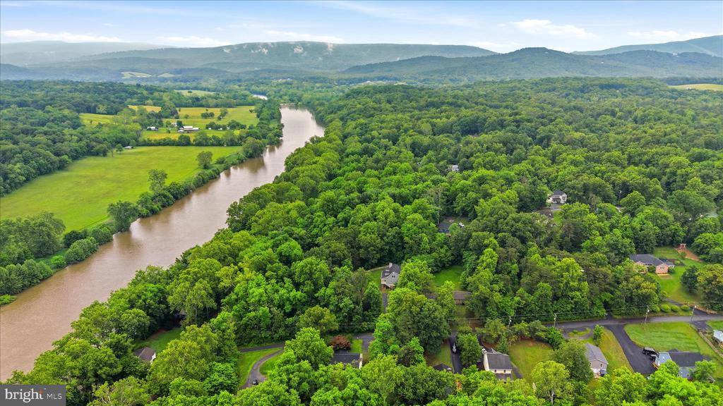 348 Pine Shores Drive, Front Royal, VA 22630
